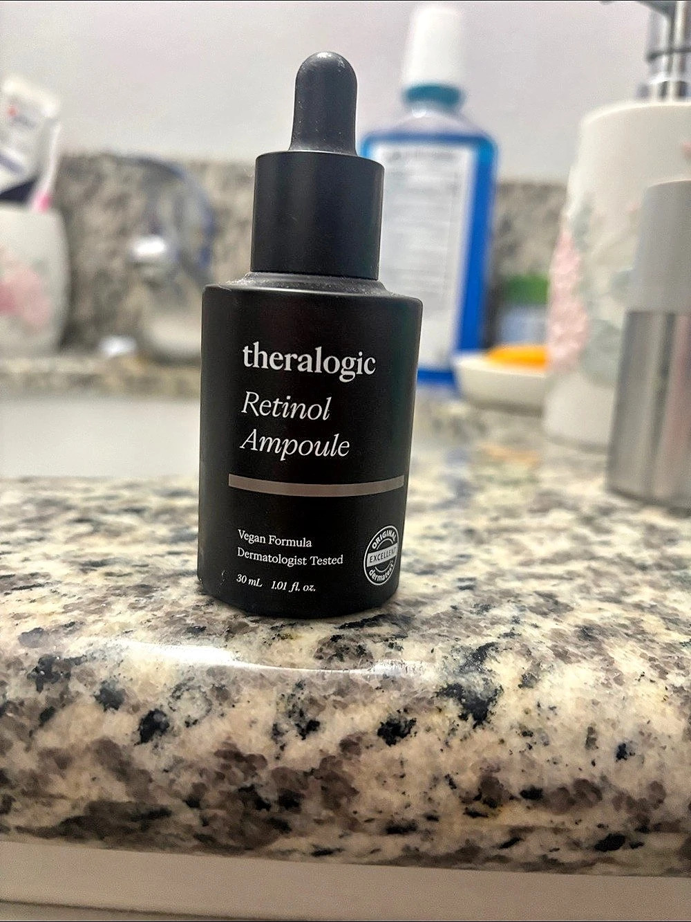 theralogic Retinol Ampoule Retinol Serum Black NWT
NEVER BEEN USED. Was part of